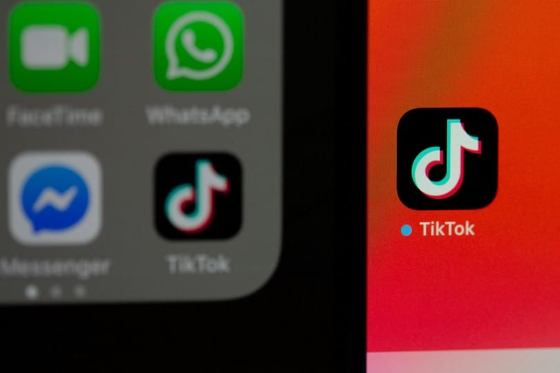 Οθόνη με TikTok app