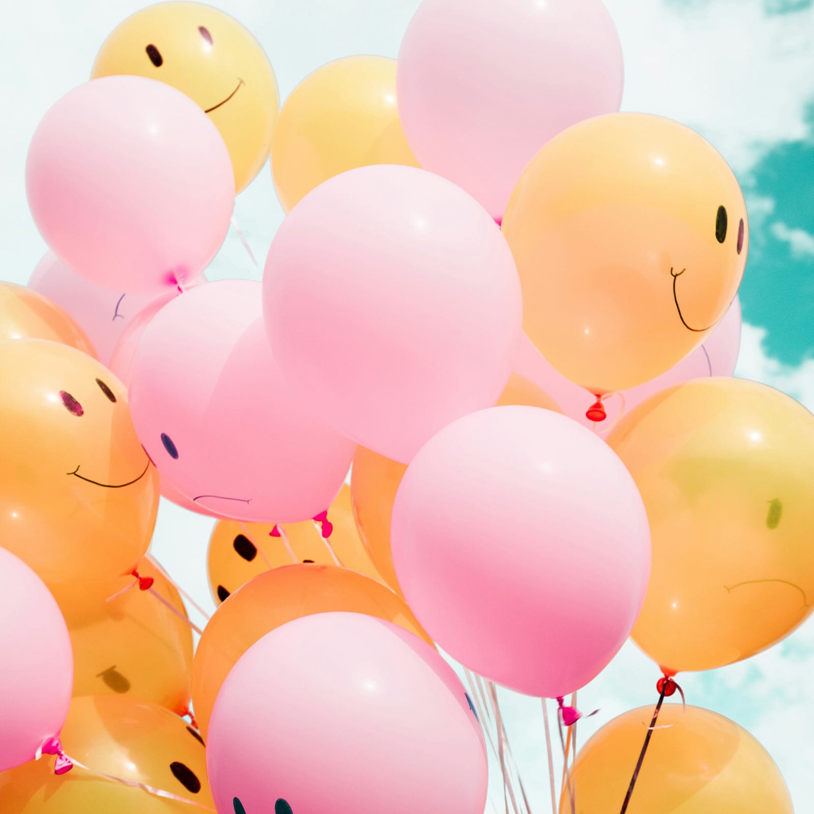 balloons pink and orange color psychology ψυχολογία χρωμάτων eCommerce