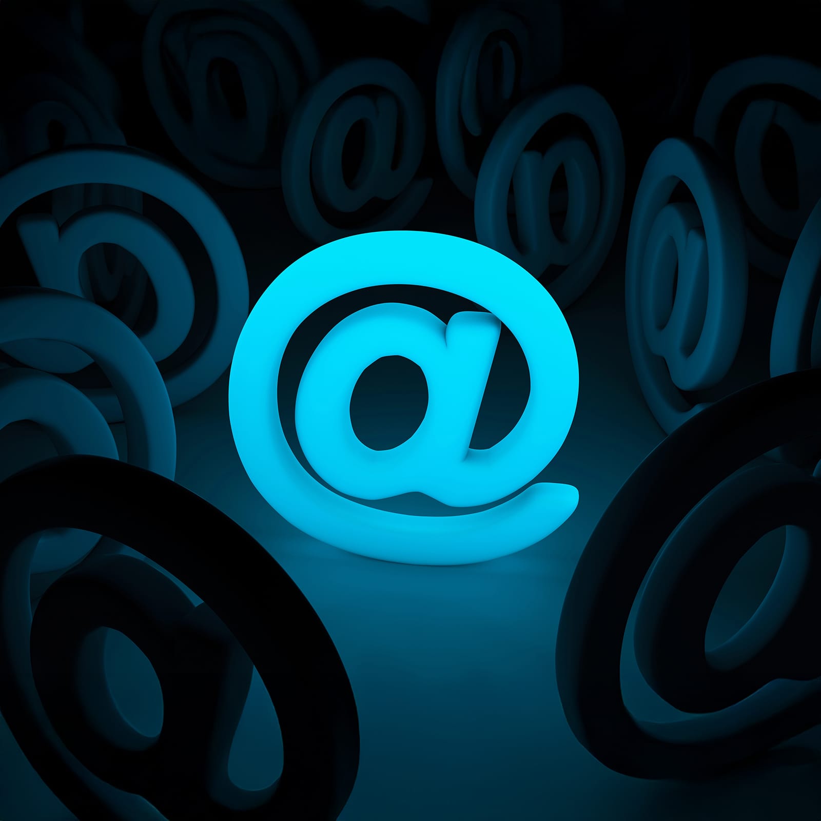 Το σύμβολο @ που παραπέμπει σε subscriber για Shopify email λίστες