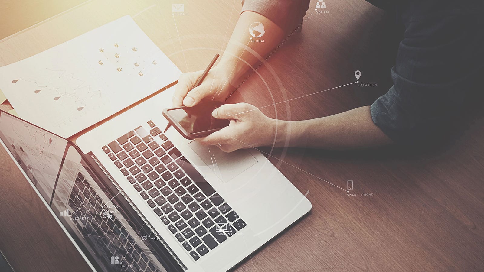 Developer ου εργάζεται πάνω στην αναβάθμιση σε Shopify Plus