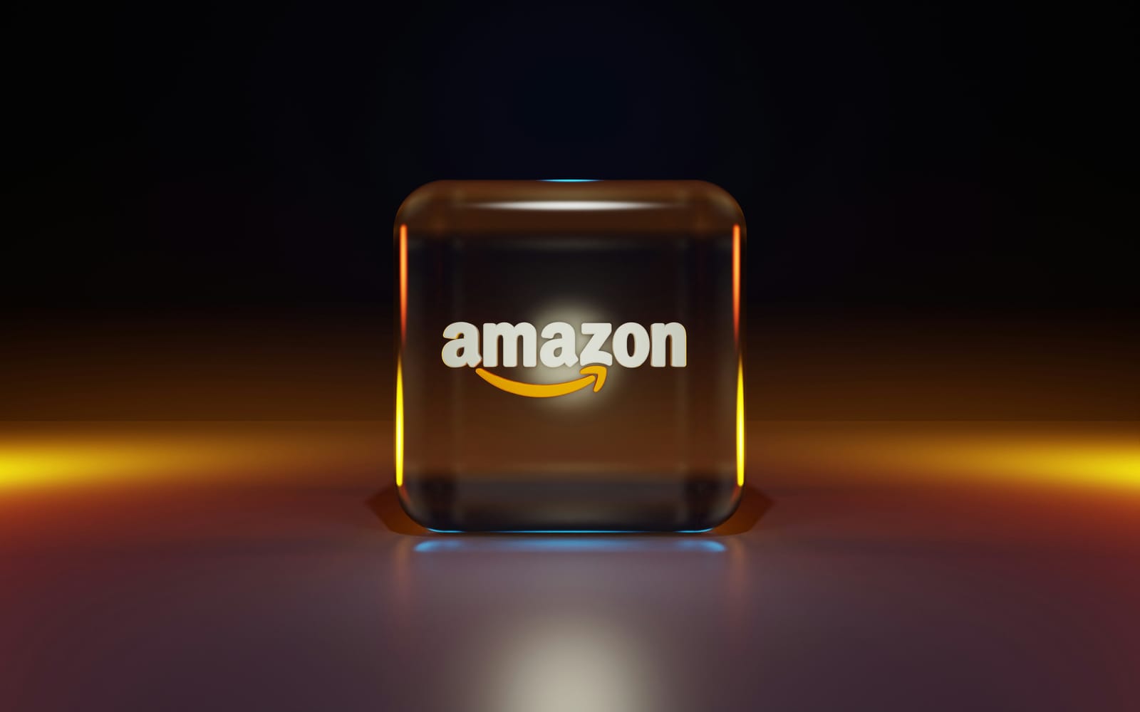 Κύβος με το λογότυπο Amazon