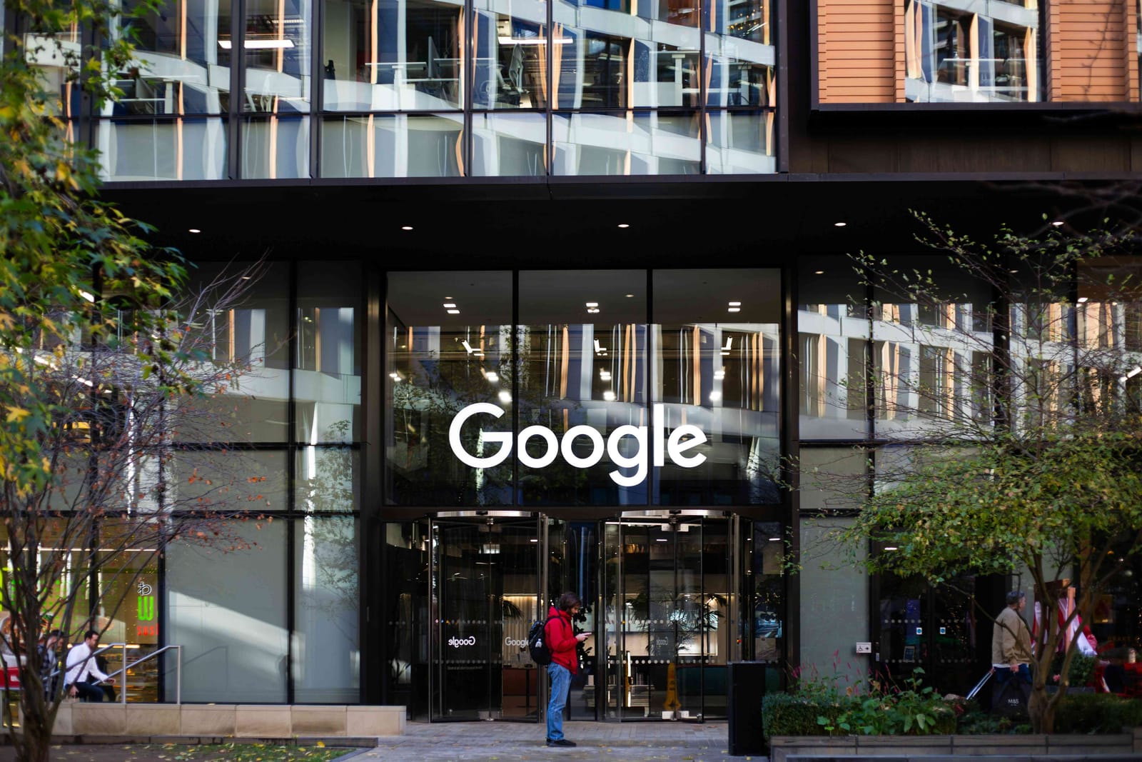 Πρόσοψη από κτίριο της Google