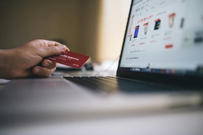 ​Πώς βοηθούν τα eshop και τις online αγορές νέες καινοτόμες λύσεις 3D και AR;
