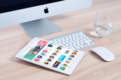 Oικονομικές αλλαγές σε ΗΠΑ στρέφουν σε online πωλήσεις & κλείσιμο καταστημάτων