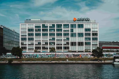 Η Zalando καταφθάνει στην Ελλάδα για μια νέα εποχή στο online shopping μόδας