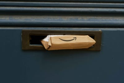 To Amazon μειώνει τις προμήθειες των πωλητών στην Ευρώπη
