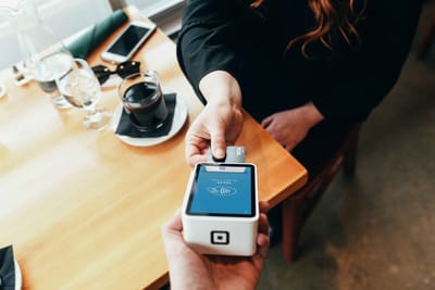 Οι αγοραστές προτιμούν το product content από τo brand loyalty