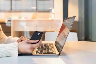 Το 50% της Ευρώπης "αγκαλιάζει" το Buy Now Pay Later