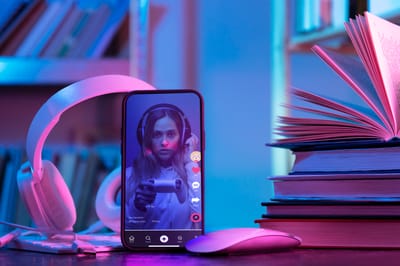 Το TikTok Shop απαγορεύει τις AI φωνές στα livestreams, δίνει βάση στην αυθεντικότητα