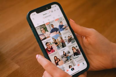 TikTok Shop: Πώς το live shopping κάνει το scrolling… αγορές