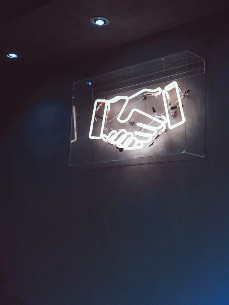 neon board handshake για shopify apps για customer retention