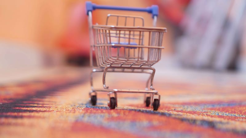 Click χωρίς χαρά έχει γίνει το online shopping λένε οι καταναλωτές