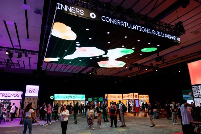 To expo floor hall του DotDev 2026 του Shopify