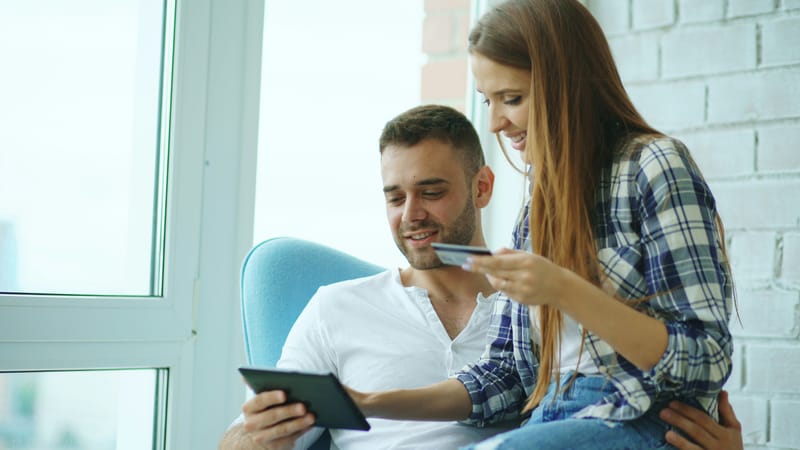 64% των online shoppers χρησιμοποιούν AI για να βρουν προϊόντα, δείχνει νέα μελέτη